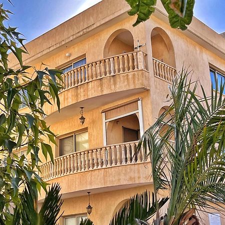 Teo Apartment Paphos ภายนอก รูปภาพ