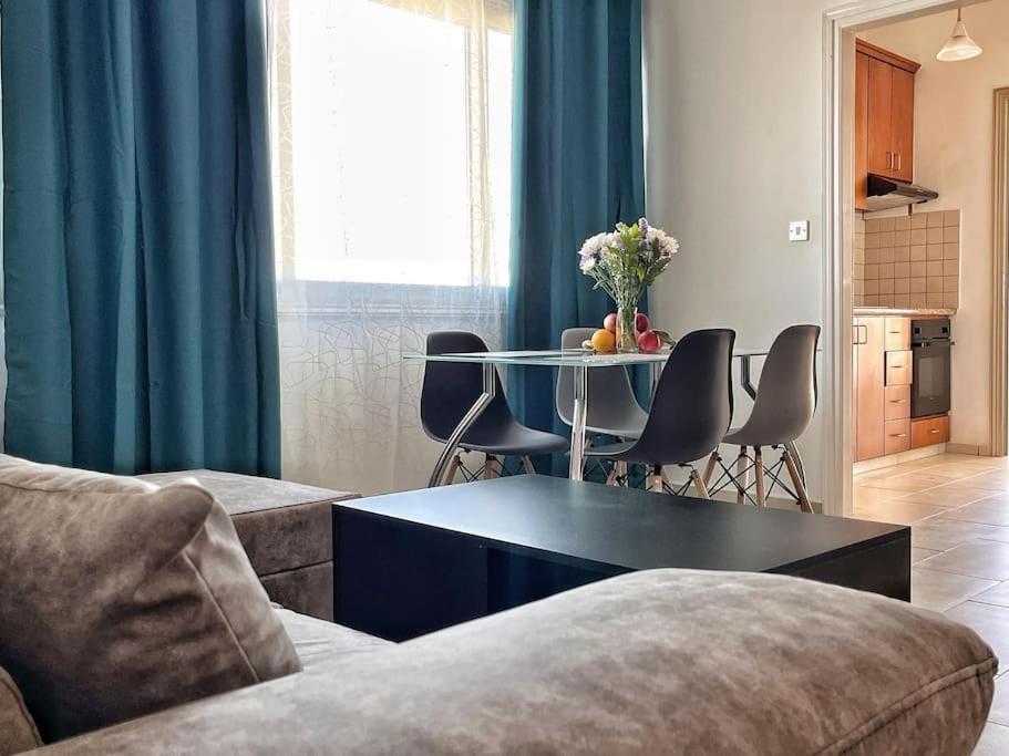 Teo Apartment Paphos ภายนอก รูปภาพ