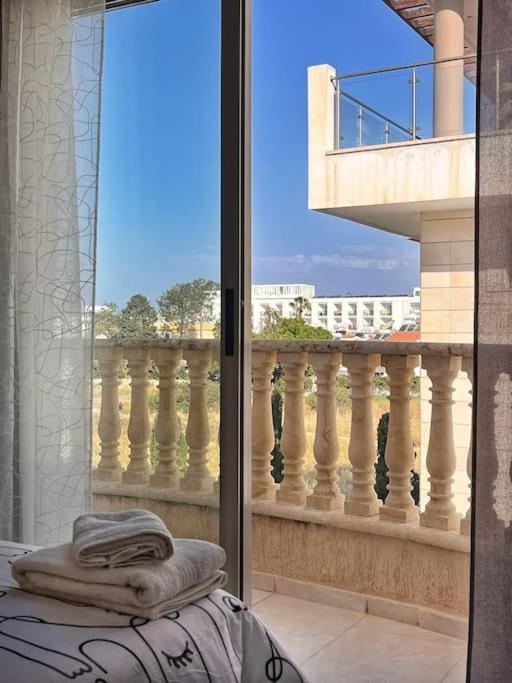 Teo Apartment Paphos ภายนอก รูปภาพ