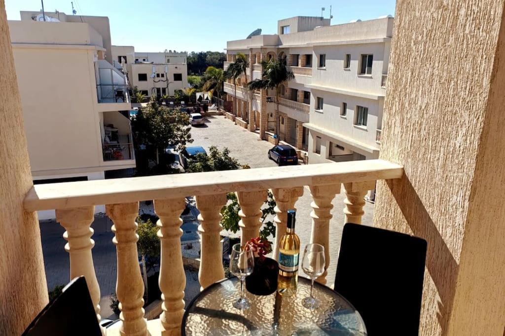 Teo Apartment Paphos ภายนอก รูปภาพ