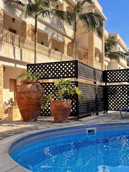Teo Apartment Paphos ภายนอก รูปภาพ