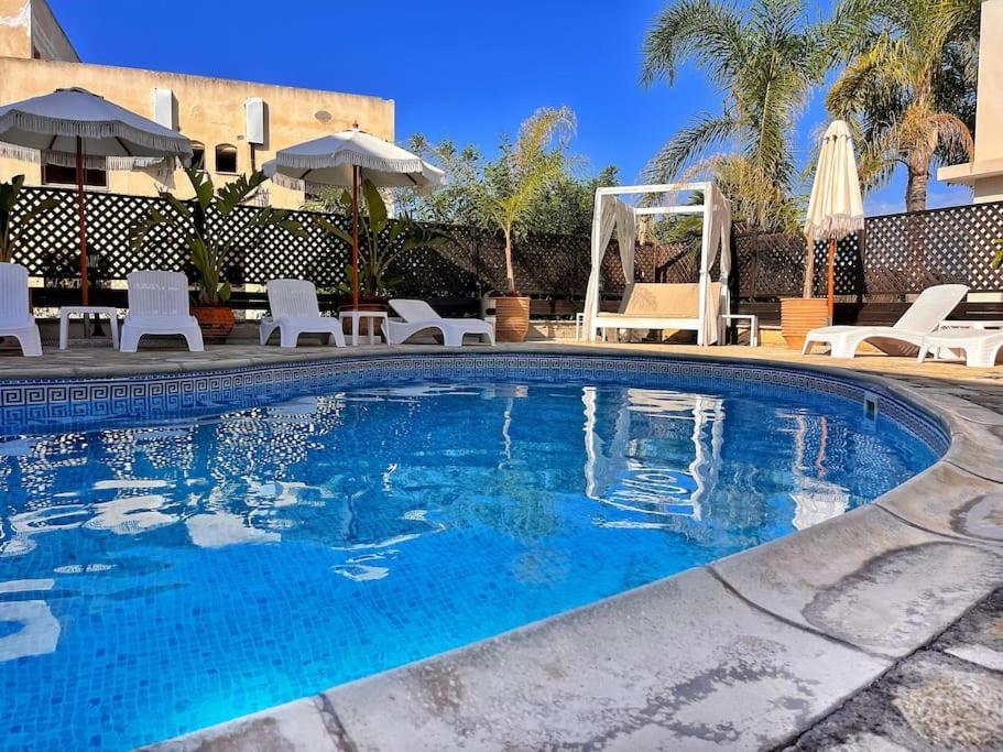 Teo Apartment Paphos ภายนอก รูปภาพ